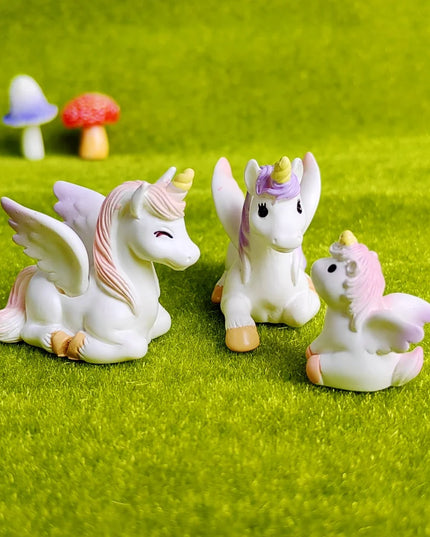4pc Unicorn Family Figurine Set