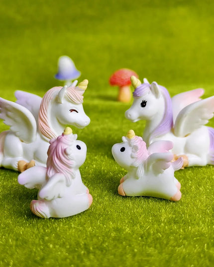 4pc Unicorn Family Figurine Set