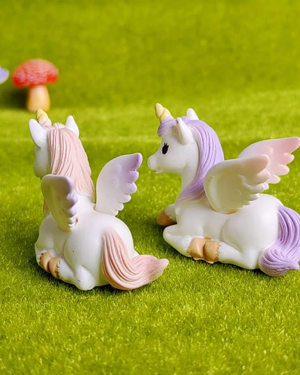 4pc Unicorn Family Figurine Set