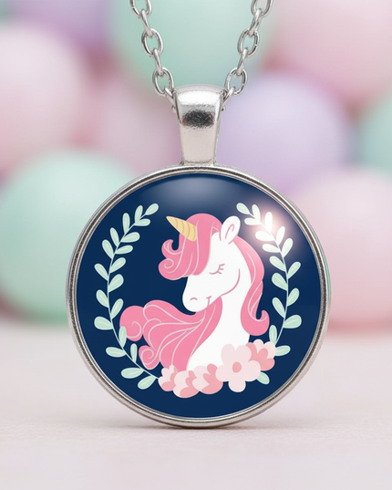 beautiful unicorn necklace - detail