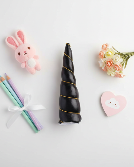 black unicorn horn party pack - flat-lay
