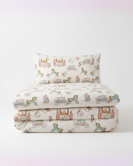 carriage castle allover unicorn bedding - white-bg