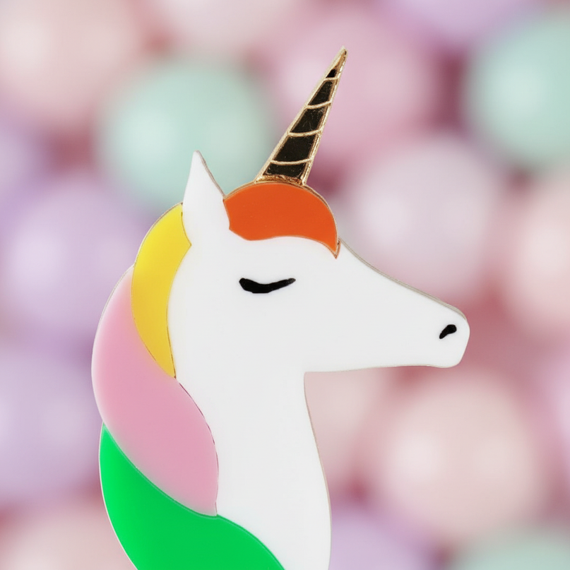 cool unicorn earrings - detail
