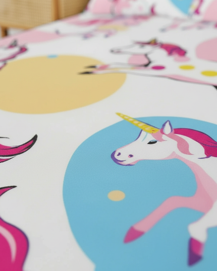 gallop heart circle unicorn bedding - detail