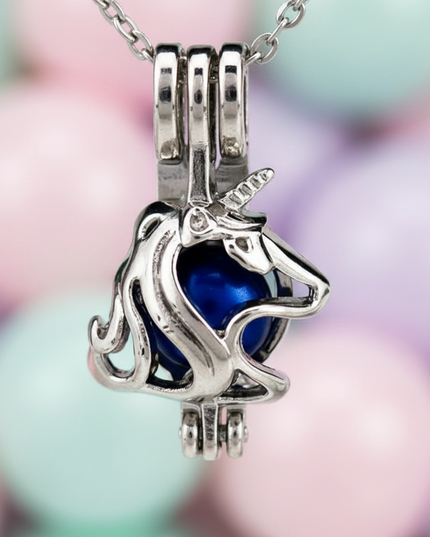 geometric unicorn head necklace - detail