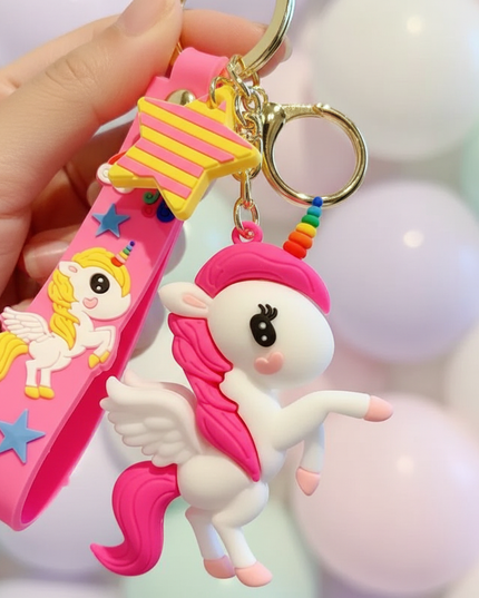 gold unicorn keychain - detail