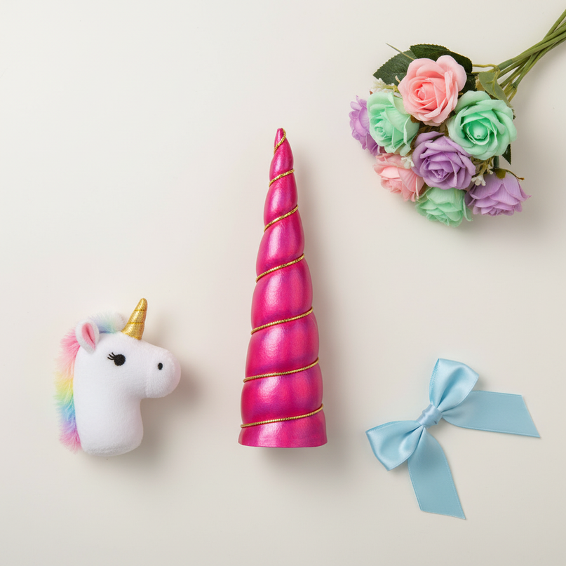 hot pink unicorn horn set - flat-lay