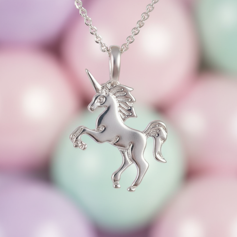 majestic unicorn necklace - detail