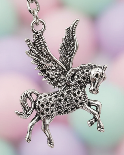 metal unicorn keychain - detail