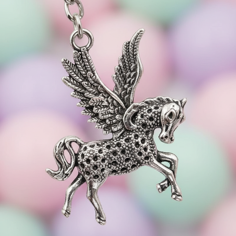 metal unicorn keychain - detail