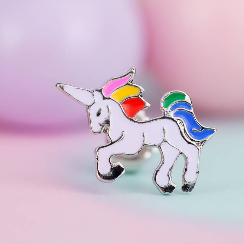 tiny unicorn earrings - detail