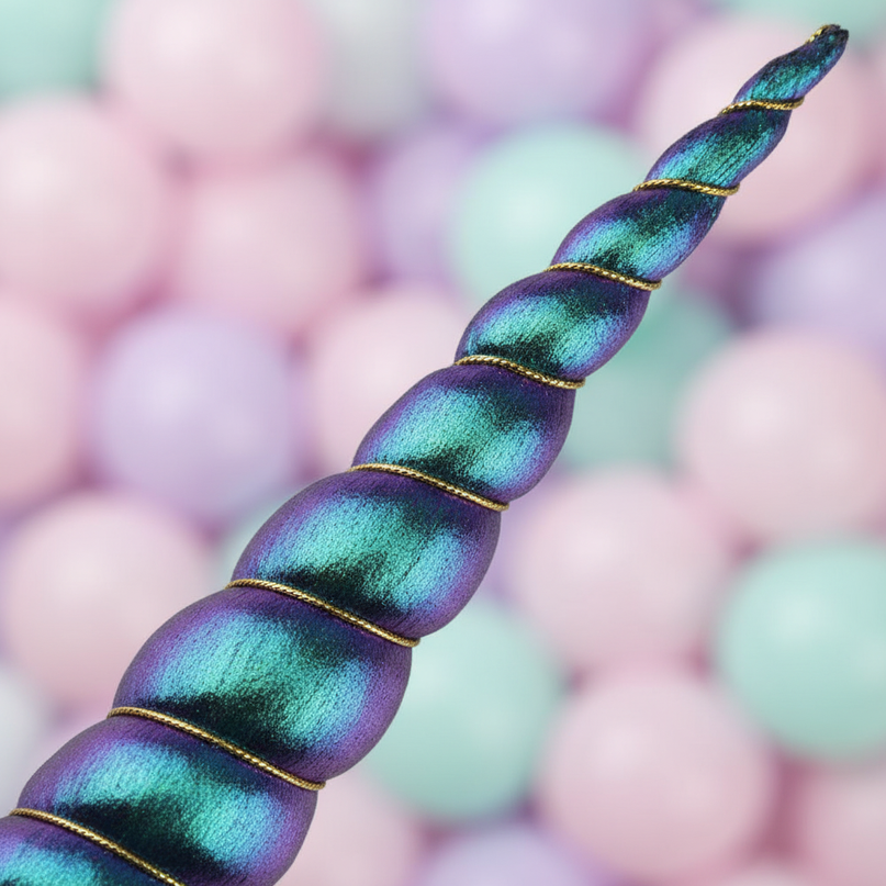 unicorn horn adults - detail