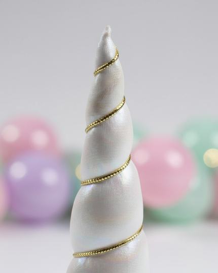 white gold unicorn horn set - detail