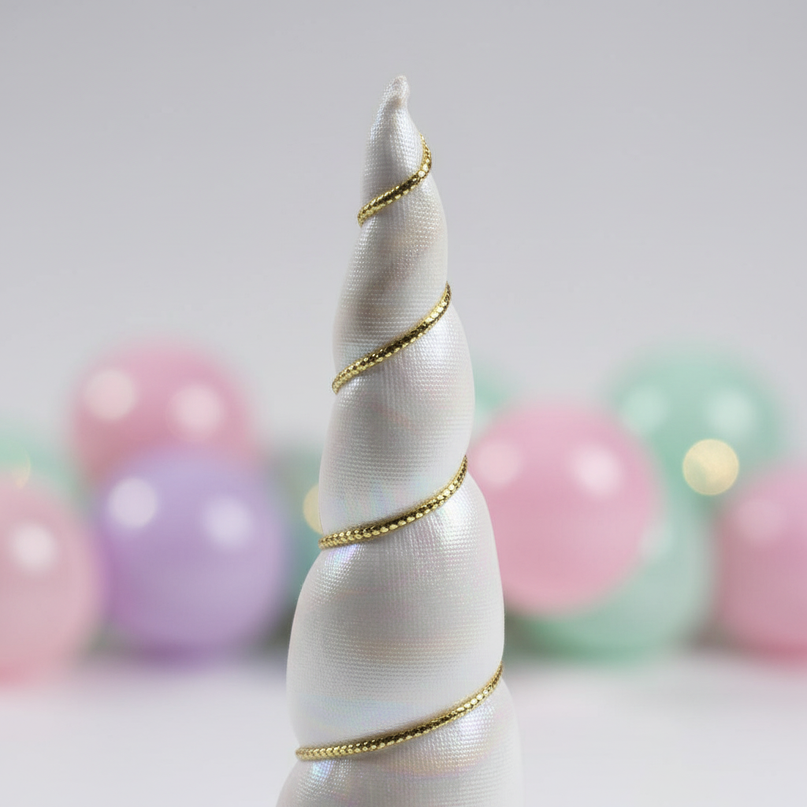 white gold unicorn horn set - detail