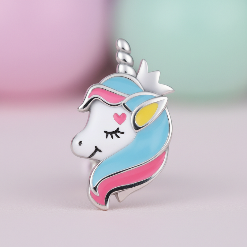 white unicorn earrings - detail