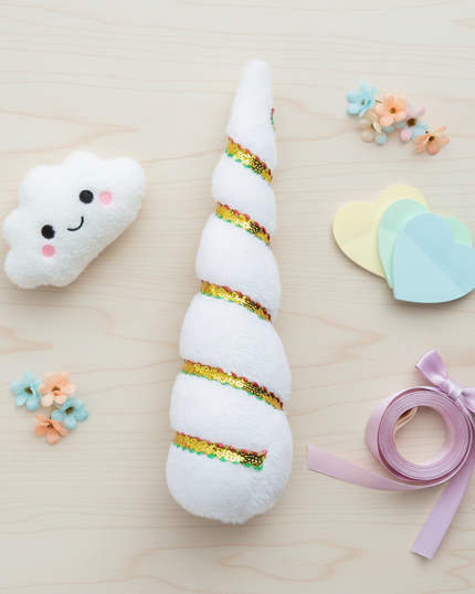 white unicorn horn party pack - flat-lay