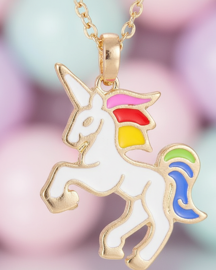white unicorn necklace - detail